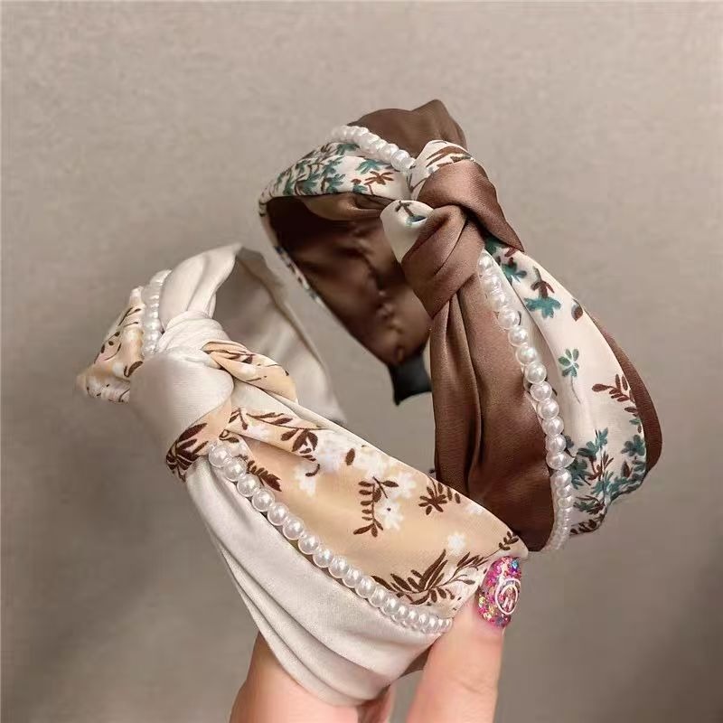 Good Floral & Wedding Decor Supply - 세련된 분위기를 연출하는 여성용 고급스러운 꽃무늬